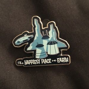 Disney 65th Anniversary Star Wars Batuu Pin
